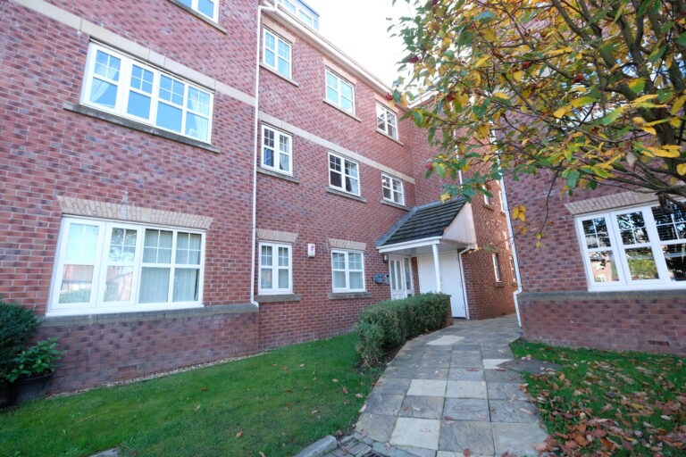 Ellesmere Green, Eccles, M30