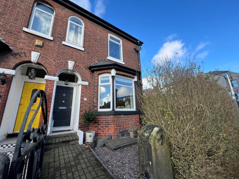 Alfred Street, Monton, M30