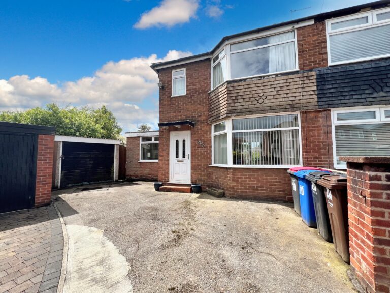 Bromsgrove Avenue, Eccles, M30