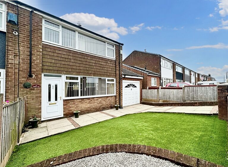 Heys Avenue, Swinton, M27