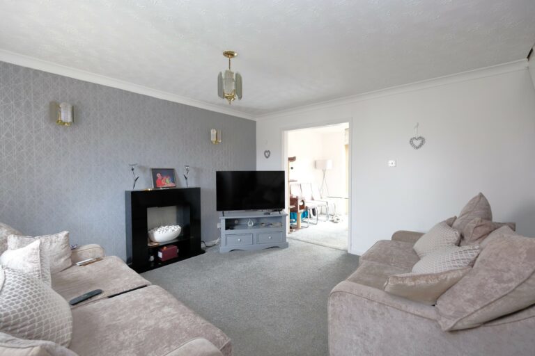 Broomehouse Avenue, Irlam, M44