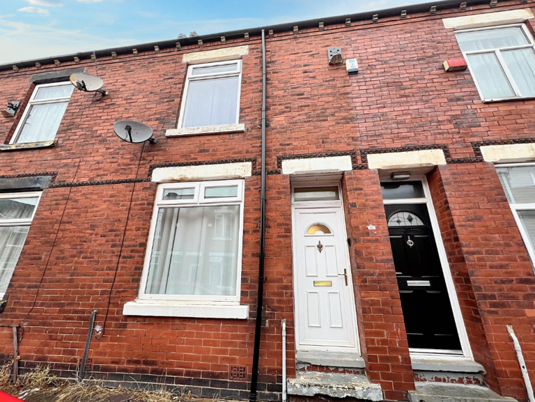 Willan Road, Eccles, M30