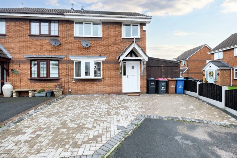 Ampney Close, Eccles, M30