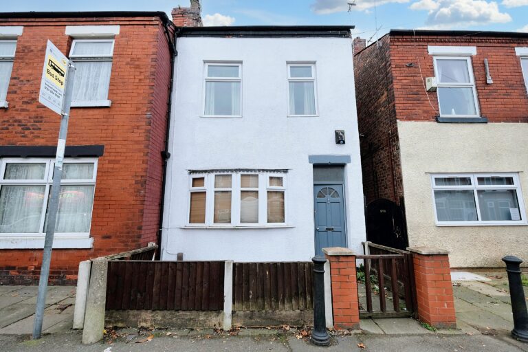 Parrin Lane, Eccles, M30