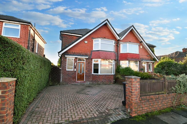 Sunningdale Drive, Salford, M6