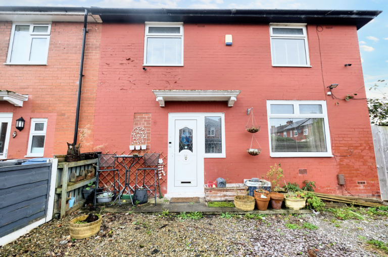 Darley Avenue, Eccles, M30