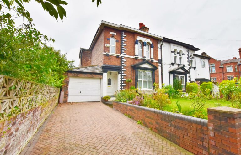 Belgrave Crescent, Eccles, M30