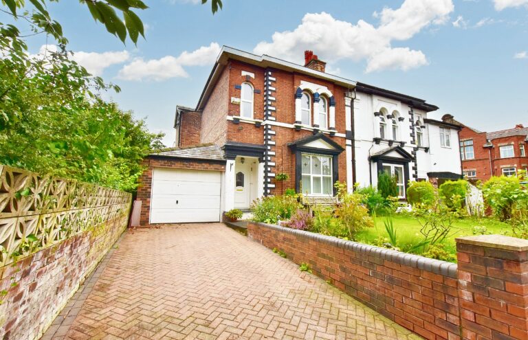 Belgrave Crescent, Eccles, M30