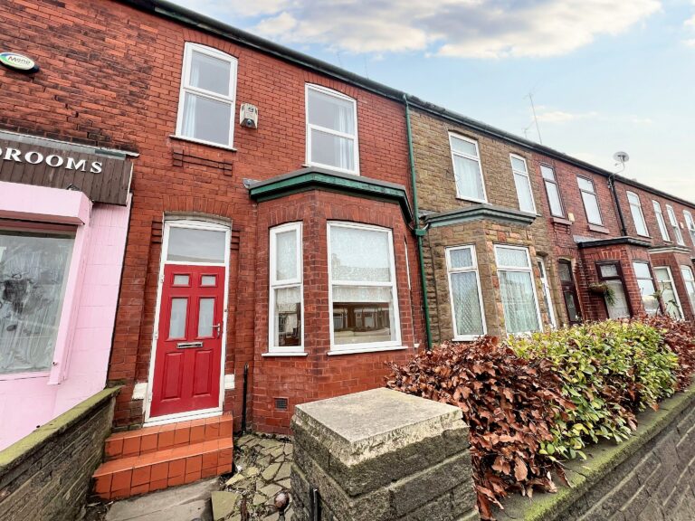 Liverpool Road, Eccles, M30