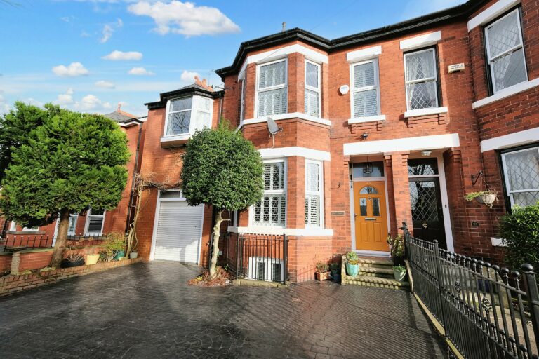 Park Road, Monton, M30