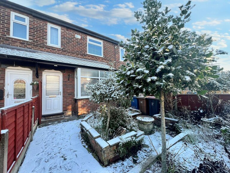 Bradburn Grove, Eccles, M30