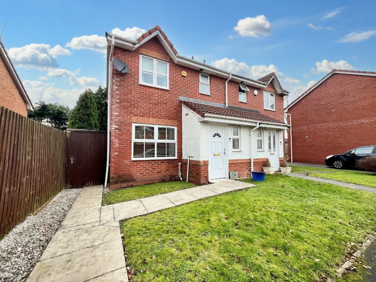 Henty Close, Eccles, M30