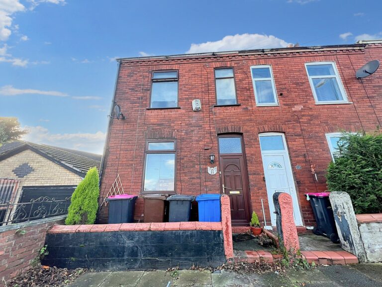 Higher Croft, Eccles, M30