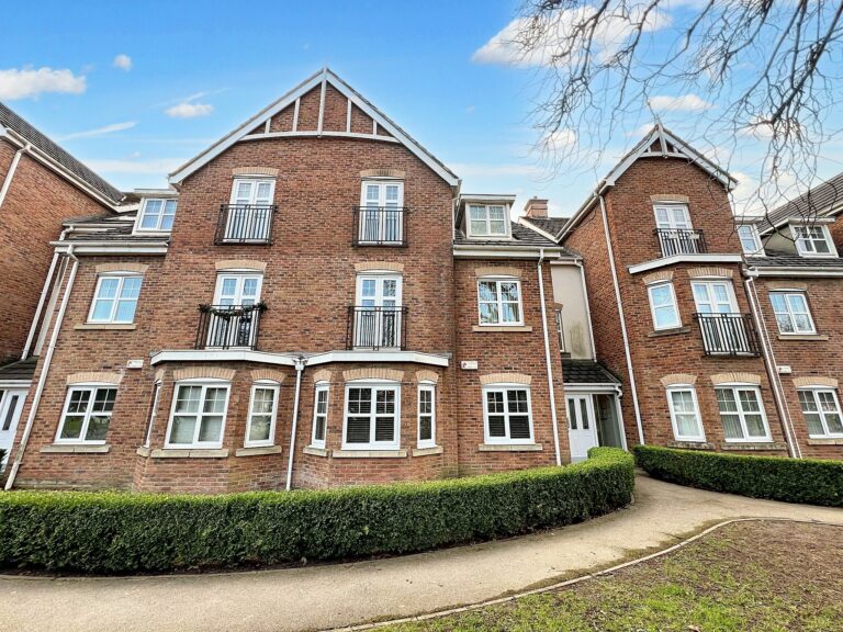 Ellesmere Green, Eccles, M30