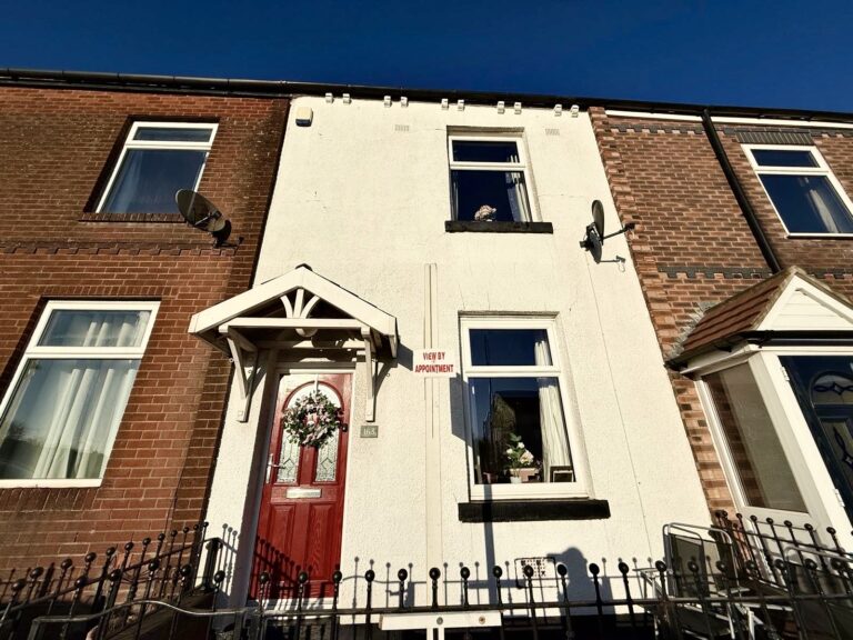 Manchester Road, Kearsley, BL4